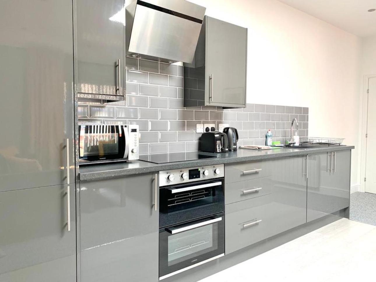 Premium Apartments Thatcham Broadway Exterior foto