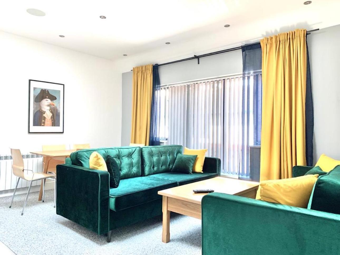 Premium Apartments Thatcham Broadway Exterior foto